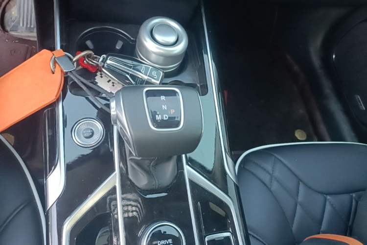 Used Hongqi HS5 2022 Revised Version 2.0T Smart Connect Flagship Edition Gear Lever