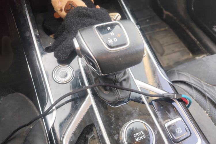 Used Hongqi HS5 2022 Revised Version 2.0T Smart Connect Flagship Edition Gear Lever