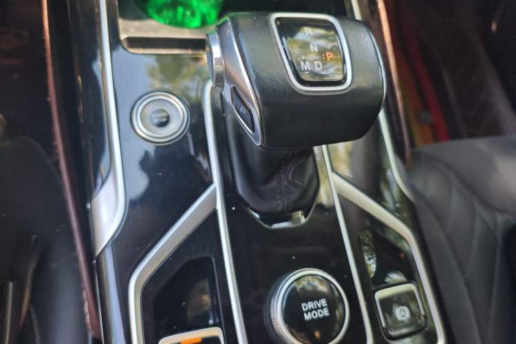 Used Hongqi HS5 2022 Revised Version 2.0T Smart Connect Flagship Edition Gear Lever