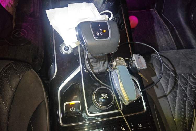 Used Hongqi HS5 2022 Revised Version 2.0T Smart Connect Flagship Edition Gear Lever