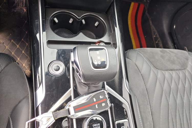 Used Hongqi HS5 2022 Revised Version 2.0T Smart Connect Flagship Edition Gear Lever
