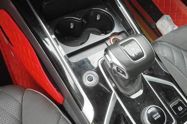 Used Hongqi HS5 2022 Revised Version 2.0T Smart Connect Flagship Edition Gear Lever
