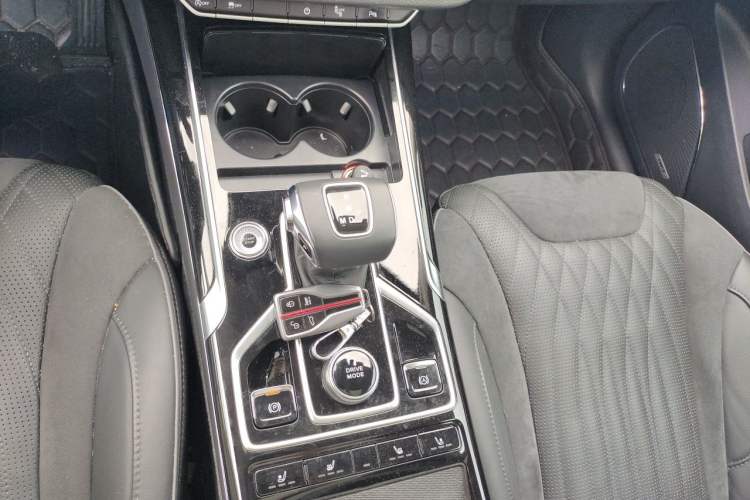 Used Hongqi HS5 2022 Revised Version 2.0T Smart Connect Flagship Edition Gear Lever