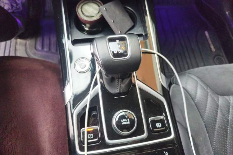 Used Hongqi HS5 2022 Revised Version 2.0T Smart Connect Flagship Edition Gear Lever