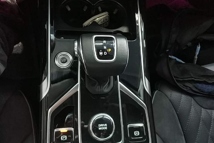 Used Hongqi HS5 2022 Revised Version 2.0T Smart Connect Flagship Edition Gear Lever