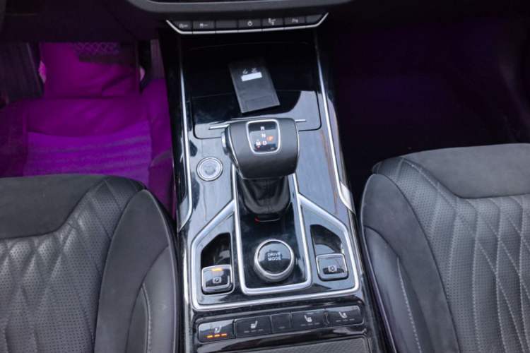 Used Hongqi HS5 2022 Revised Version 2.0T Smart Connect Flagship Edition Gear Lever