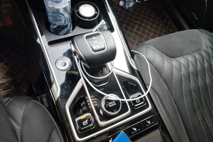 Used Hongqi HS5 2022 2.0T Smart Connect Flagship All-Wheel-Drive Version Gear Lever