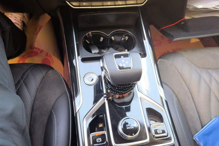 Used Hongqi HS5 2022 2.0T Smart Connect Flagship All-Wheel Drive LeGou Edition Gear Lever