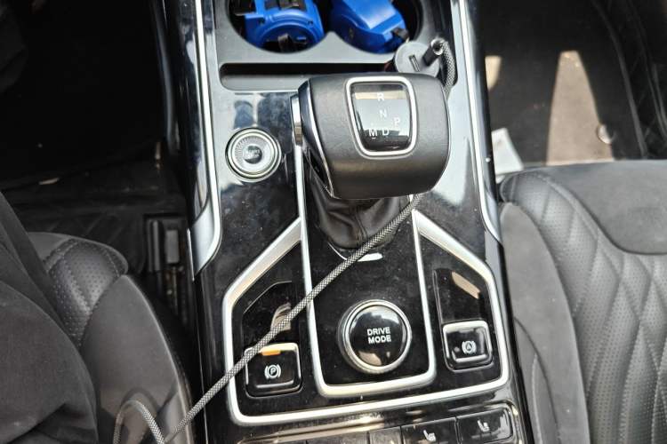 Used Hongqi HS5 2022 Revised Version 2.0T Smart Connect Flagship Edition Gear Lever