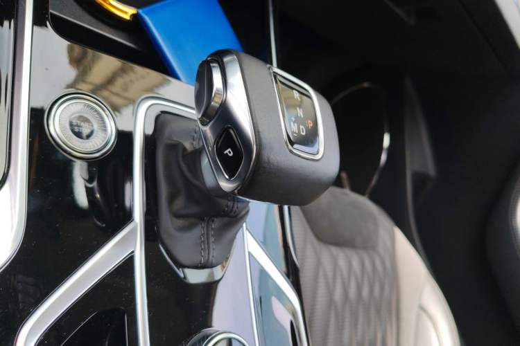 Used Hongqi HS5 2022 2.0T Smart Connect Flagship Edition Gear Lever