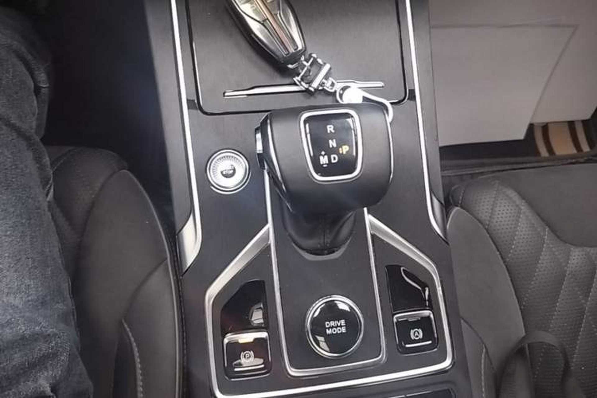 Used Hongqi HS5 2022 Revised Version 2.0T Smart Connect Flagship Edition Gear Lever
