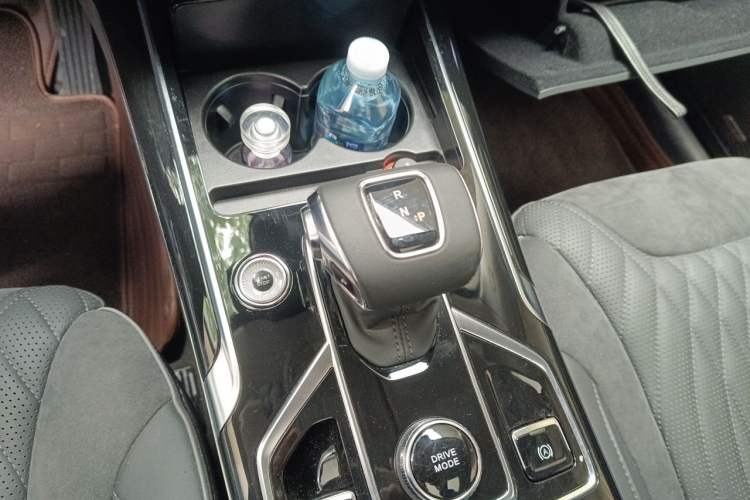 Used Hongqi HS5 2022 2.0T Smart Connect Flagship Edition Gear Lever