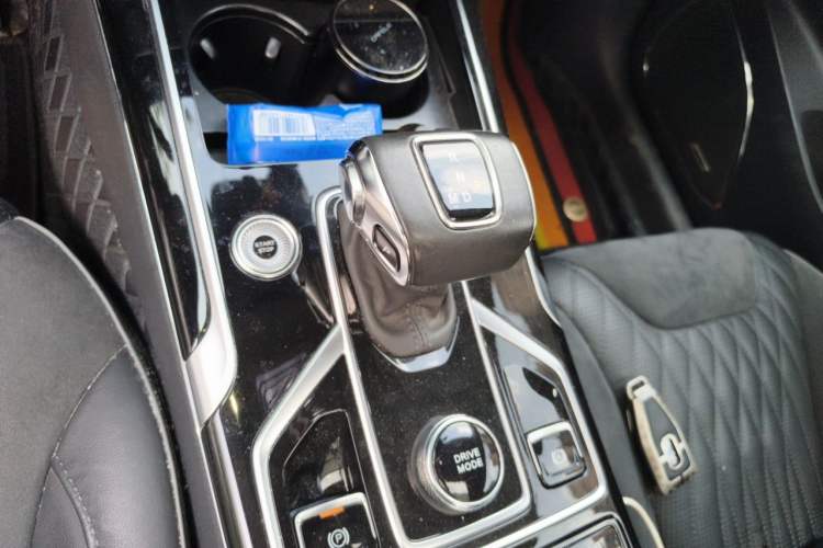 Used Hongqi HS5 2022 2.0T Smart Connect Flagship Enjoyment Purchase Edition Gear Lever