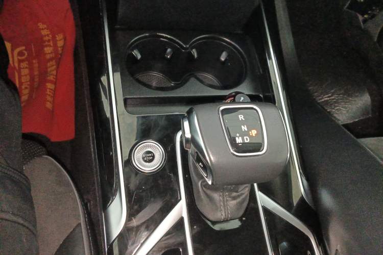 Used Hongqi HS5 2022 Revised Version 2.0T Smart Connect Flagship Edition Gear Lever