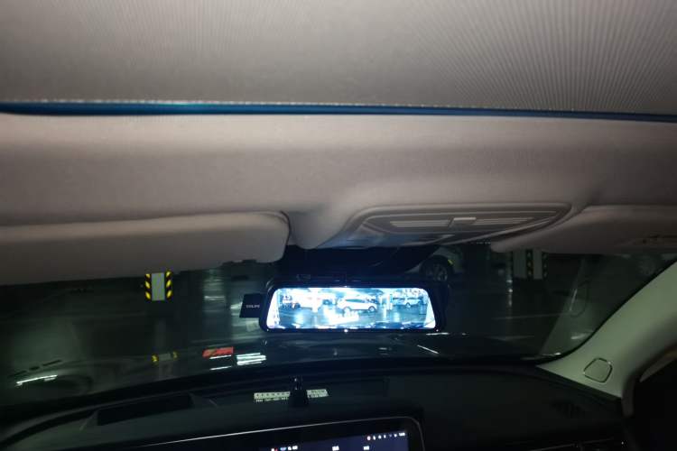 Used Hongqi HS5 2022 Facelifted Version 2.0T Smart Connect Flagship All-Wheel-Drive Edition Headliner