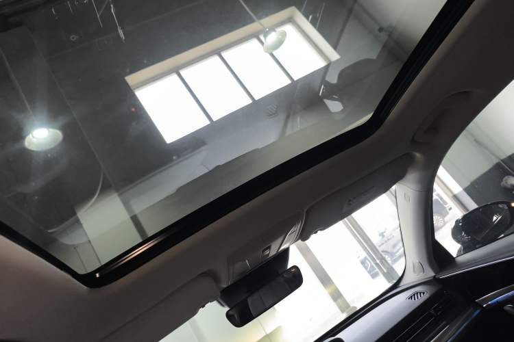Used Hongqi HS5 2022 Facelifted Version 2.0T Smart Connect Flagship All-Wheel-Drive Edition Headliner