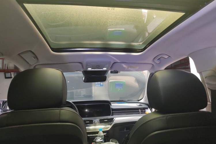 Used Hongqi HS5 2022 Facelifted Version 2.0T Smart Connect Flagship All-Wheel-Drive Edition Headliner