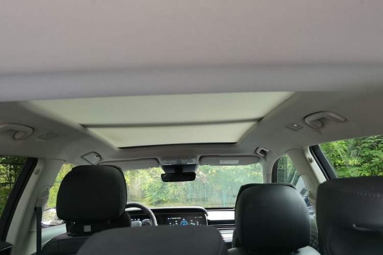 Used Hongqi HS5 2022 Facelifted Version 2.0T Smart Connect Flagship All-Wheel-Drive Edition Headliner