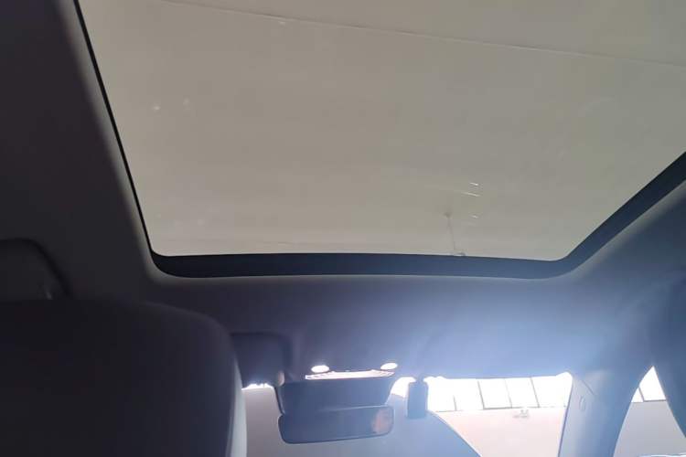 Used Hongqi HS5 2022 Revised Version 2.0T Smart Connect Flagship Edition Headliner