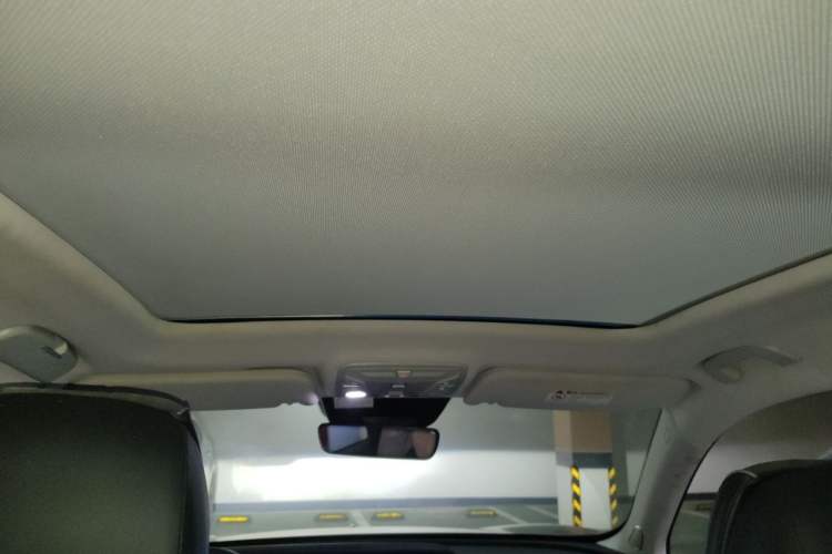 Used Hongqi HS5 2022 2.0T Smart Connect Flagship All-Wheel-Drive Version Headliner