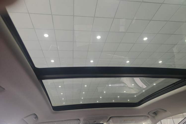Used Hongqi HS5 2022 2.0T Smart Connect Flagship All-Wheel-Drive Version Headliner