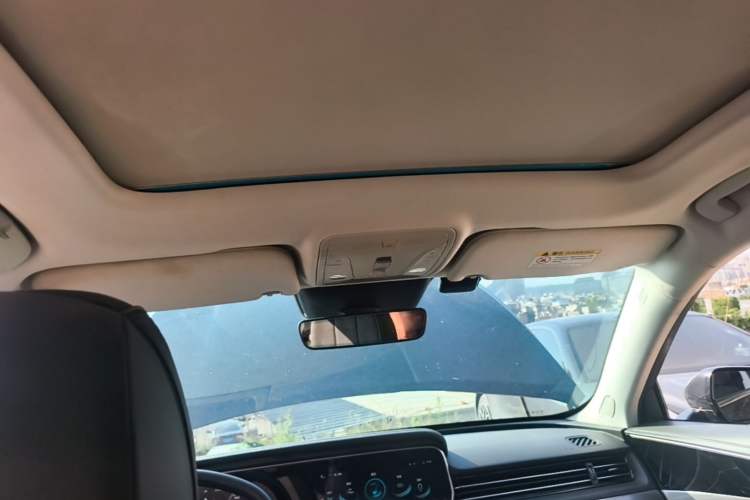 Used Hongqi HS5 2022 Facelifted Version 2.0T Smart Connect Flagship All-Wheel-Drive Edition Headliner