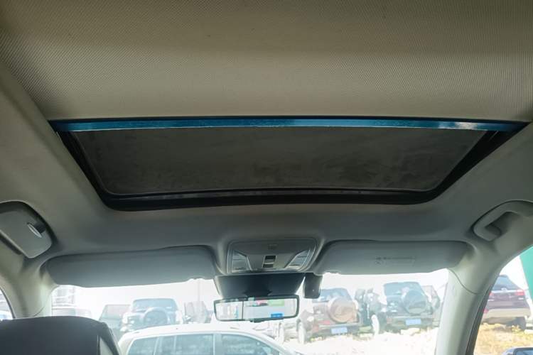 Used Hongqi HS5 2022 2.0T Smart Connect Flagship All-Wheel-Drive Version Headliner