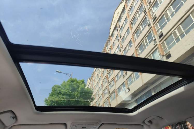 Used Hongqi HS5 2022 Facelifted Version 2.0T Smart Connect Flagship All-Wheel-Drive Edition Headliner