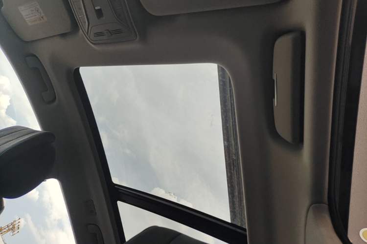 Used Hongqi HS5 2022 Revised Version 2.0T Smart Connect Flagship Edition Headliner