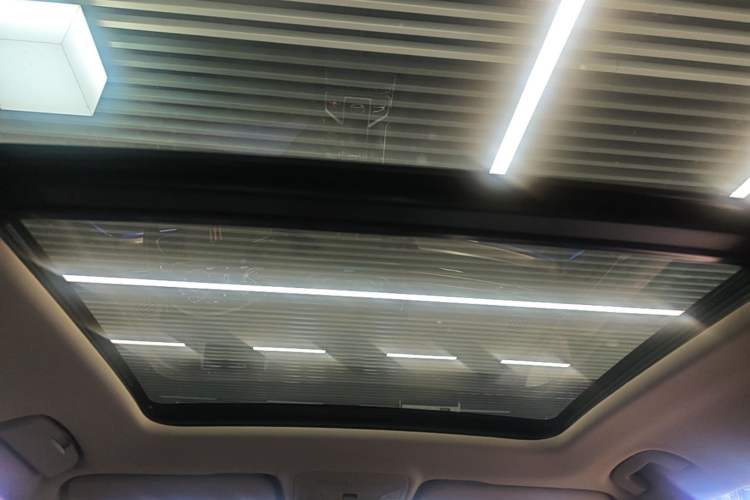 Used Hongqi HS5 2022 Revised Version 2.0T Smart Connect Flagship Edition Headliner