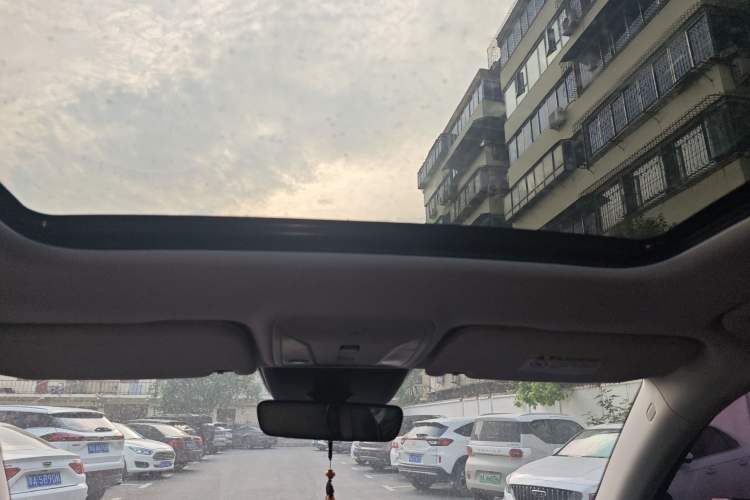 Used Hongqi HS5 2022 Revised Version 2.0T Smart Connect Flagship Edition Headliner