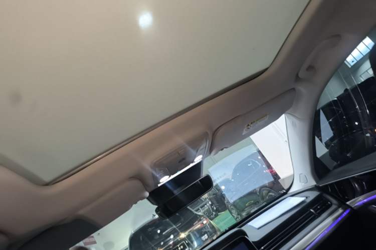 Used Hongqi HS5 2022 Facelifted Version 2.0T Smart Connect Flagship All-Wheel-Drive Edition Headliner