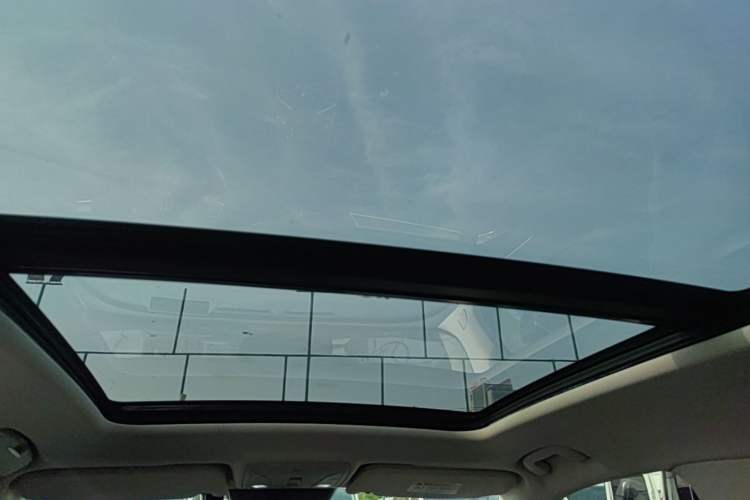 Used Hongqi HS5 2022 Facelifted Version 2.0T Smart Connect Flagship All-Wheel-Drive Edition Headliner