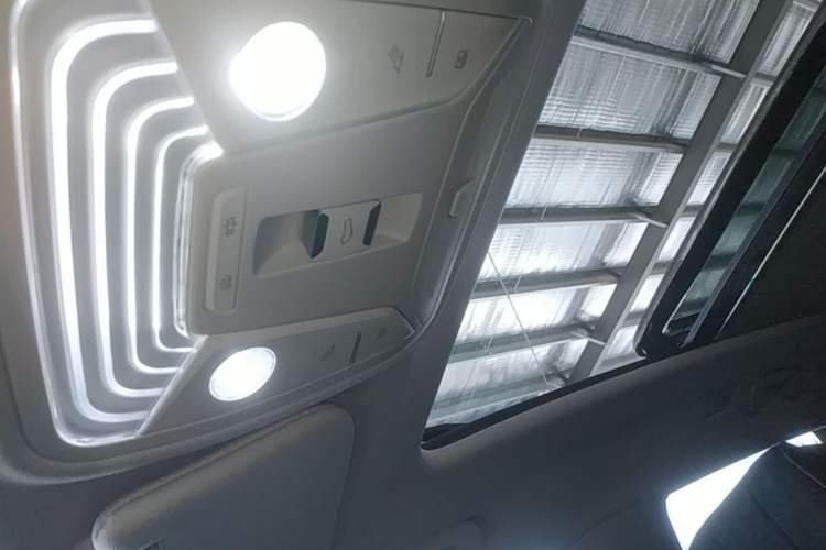 Used Hongqi HS5 2022 Revised Version 2.0T Smart Connect Flagship Edition Headliner