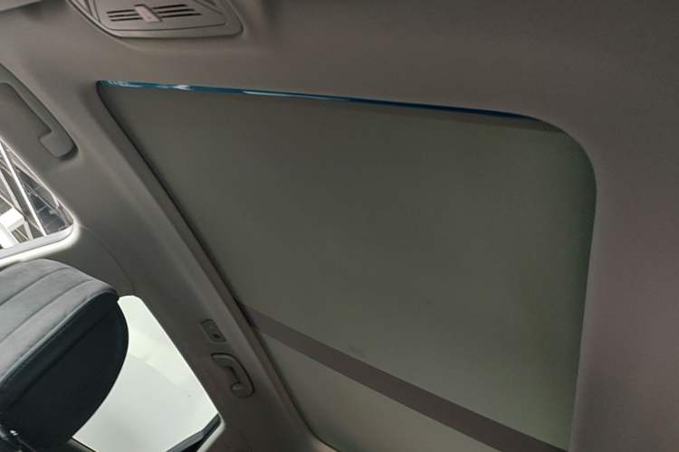 Used Hongqi HS5 2022 Revised Version 2.0T Smart Connect Flagship Edition Headliner