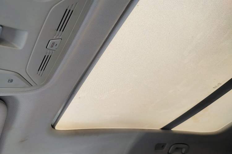 Used Hongqi HS5 2022 2.0T Smart Connect Flagship All-Wheel-Drive Version Headliner