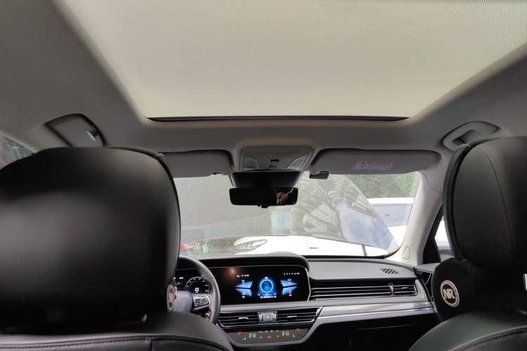 Used Hongqi HS5 2022 2.0T Smart Connect Flagship All-Wheel-Drive Version Headliner