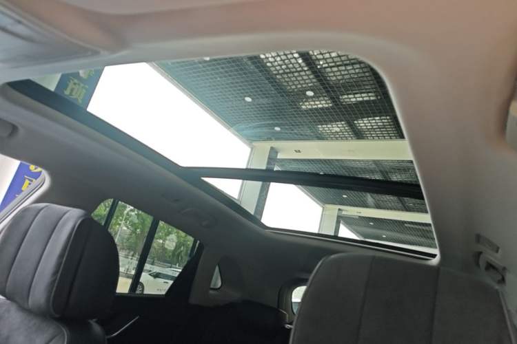 Used Hongqi HS5 2022 Facelifted Version 2.0T Smart Connect Flagship All-Wheel-Drive Edition Headliner
