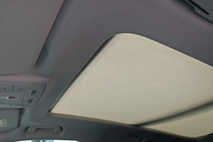 Used Hongqi HS5 2022 Facelifted Version 2.0T Smart Connect Flagship All-Wheel-Drive Edition Headliner