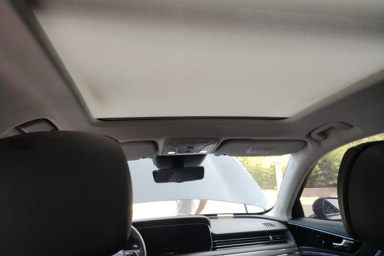 Used Hongqi HS5 2022 2.0T Smart Connect Flagship All-Wheel-Drive Version Headliner