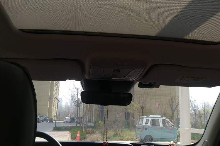 Used Hongqi HS5 2022 Facelifted Version 2.0T Smart Connect Flagship All-Wheel-Drive Edition Headliner