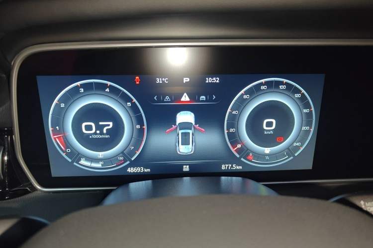 Used Hongqi HS5 2022 Facelifted Version 2.0T Smart Connect Flagship All-Wheel-Drive Edition Instrument Cluster