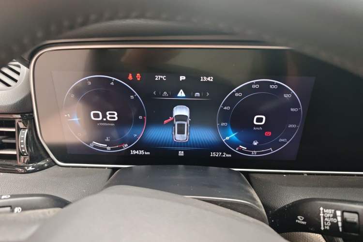 Used Hongqi HS5 2022 Revised Version 2.0T Smart Connect Flagship Edition Instrument Cluster