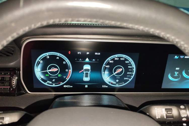 Used Hongqi HS5 2022 Revised Version 2.0T Smart Connect Flagship Edition Instrument Cluster