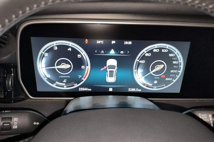 Used Hongqi HS5 2022 Revised Version 2.0T Smart Connect Flagship Edition Instrument Cluster
