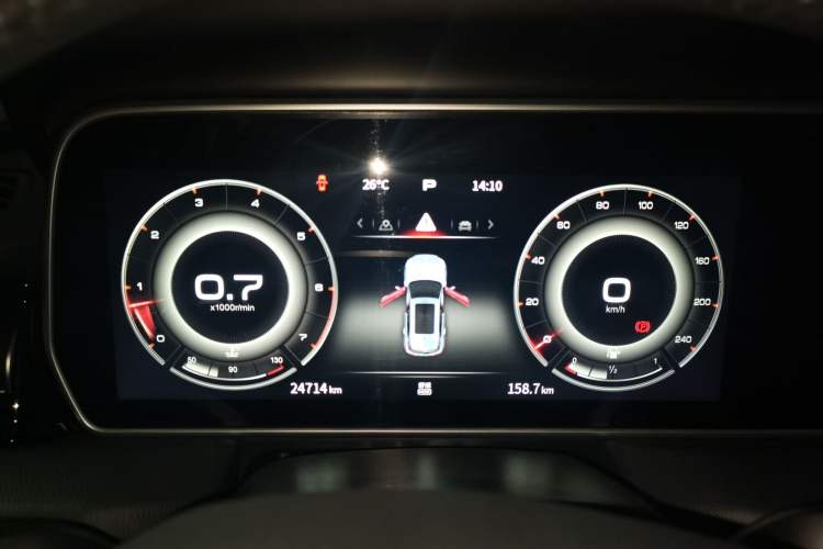 Used Hongqi HS5 2022 Facelifted Version 2.0T Smart Connect Flagship All-Wheel-Drive Edition Instrument Cluster
