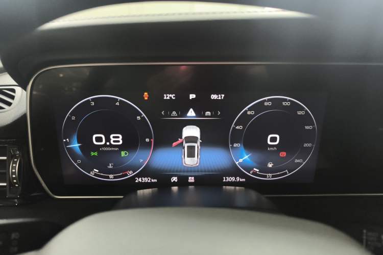 Used Hongqi HS5 2022 Facelifted Version 2.0T Smart Connect Flagship All-Wheel-Drive Edition Instrument Cluster