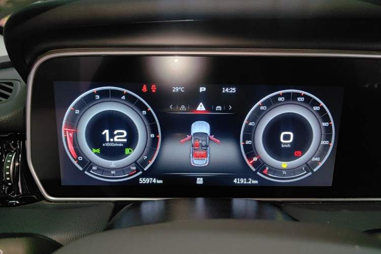 Used Hongqi HS5 2022 Revised Version 2.0T Smart Connect Flagship Edition Instrument Cluster