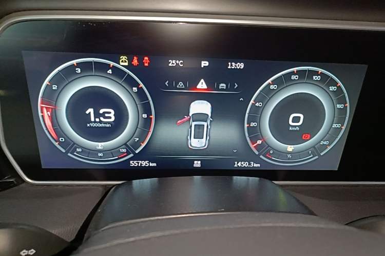 Used Hongqi HS5 2022 Facelifted Version 2.0T Smart Connect Flagship All-Wheel-Drive Edition Instrument Cluster