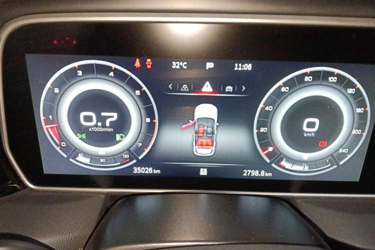 Used Hongqi HS5 2022 Revised Version 2.0T Smart Connect Flagship Edition Instrument Cluster